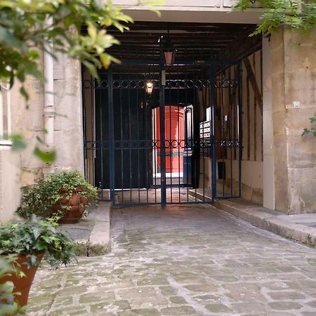 The Sleeping Lion Appartement Parijs Buitenkant foto